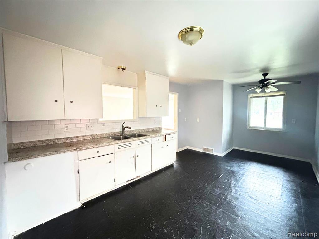 19977 Cushing Street, Detroit, MI 48205 — Photo 13