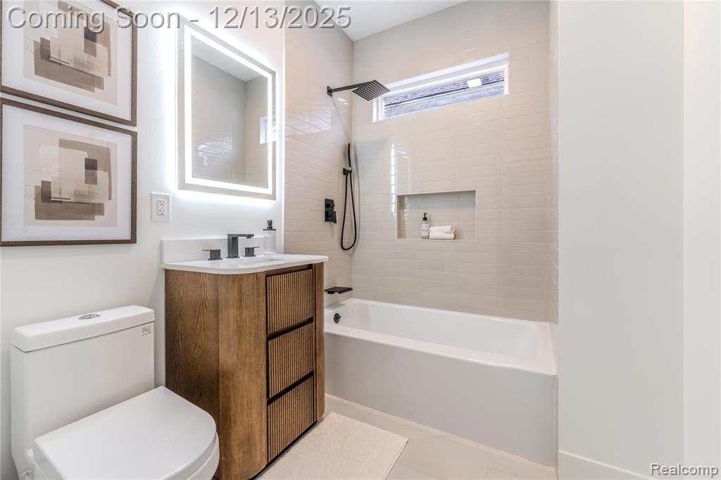 2433 Fischer Street, Detroit, MI 48214 — Photo 5