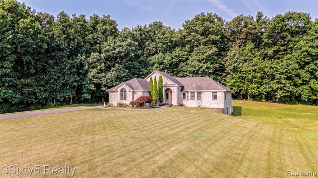 597 Country Meadows Trail, Ortonville, MI 48462 — Photo 6
