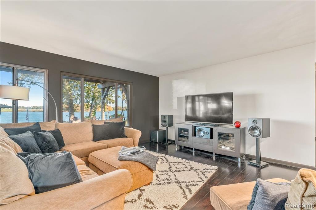 43160 E Huron River Drive, Belleville, MI 48111 — Photo 11