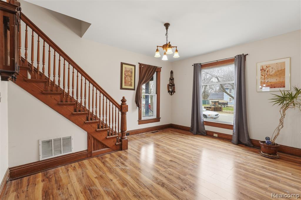 502 E Logan Street, Tecumseh, MI 49286 — Photo 6
