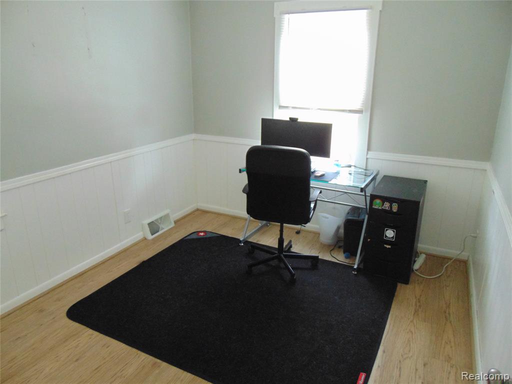 613 E Woodruff Avenue, Hazel Park, MI 48030 — Photo 17