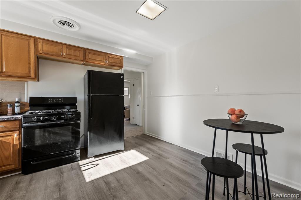 23520 Marlow Street, Oak Park, MI 48237 — Photo 9
