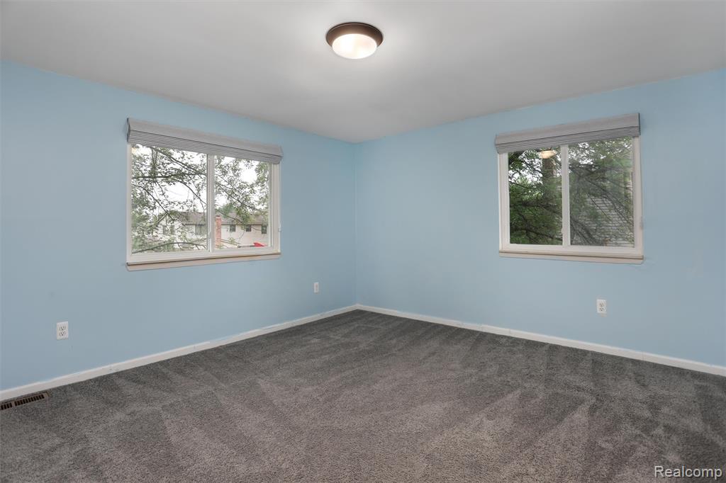 684 Abbey Court, Rochester Hills, MI 48307 — Photo 27