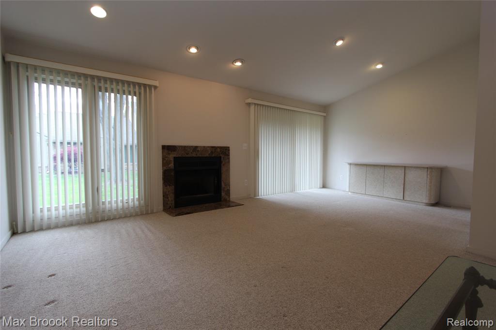 4029 Foxpointe Drive, West Bloomfield, MI 48323 — Photo 8