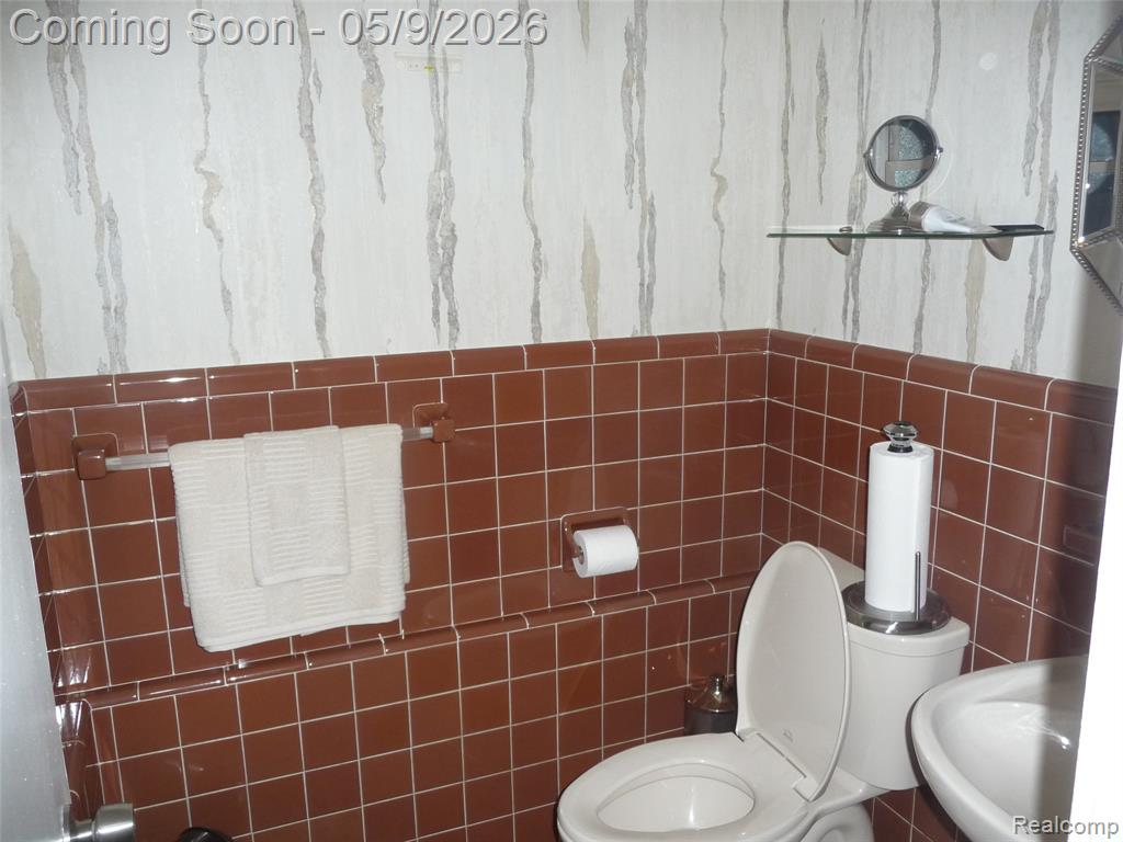 17360 Westmoreland Road, Detroit, MI 48219 — Photo 33