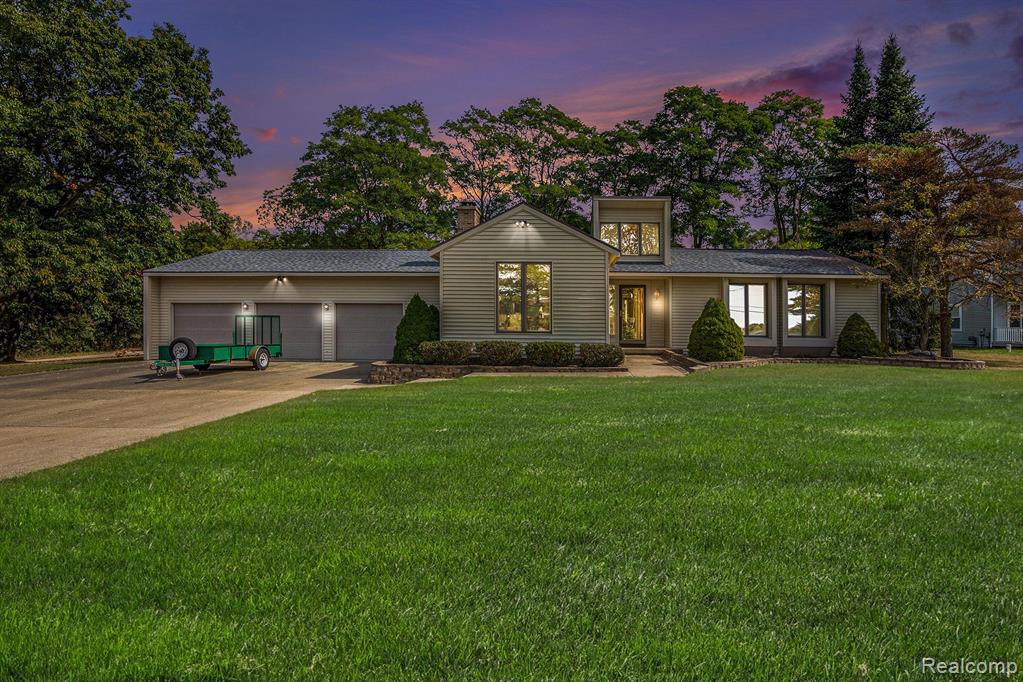 7630 Parkwood Drive, Fenton, MI 48430 — Photo 2