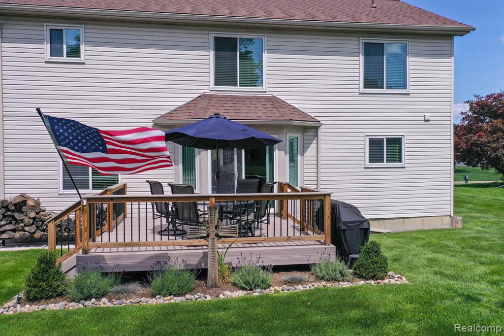 687 SANDPIPER Way, Oxford, MI 48371 — Photo 17