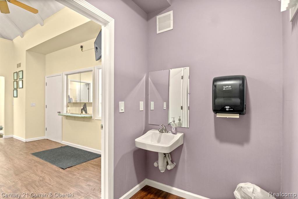 8544 N CANTON CENTER Road, Canton, MI 48187 — Photo 6