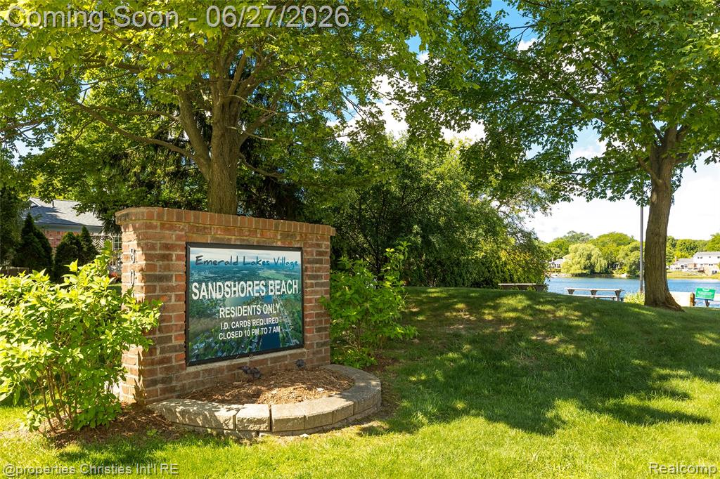 6805 Emerald Shores Drive, Troy, MI 48085 — Photo 42