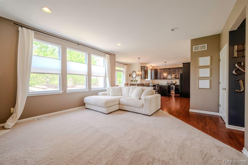 551 HUDSON Circle, South Lyon, MI 48178 — Photo 7