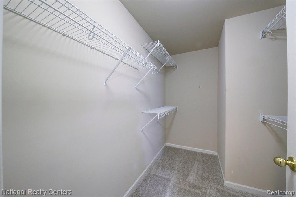 5104 TAMARA Circle, Walled Lake, MI 48390 — Photo 16