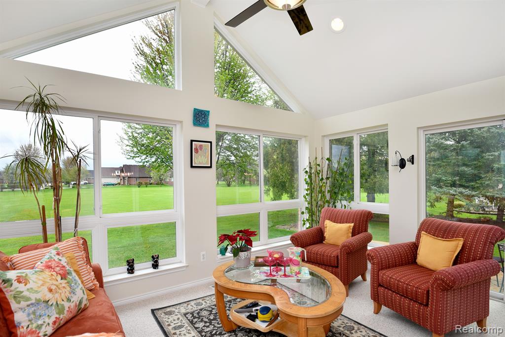 4297 SPRINGBROOK Drive, Sterling Heights, MI 48314 — Photo 16