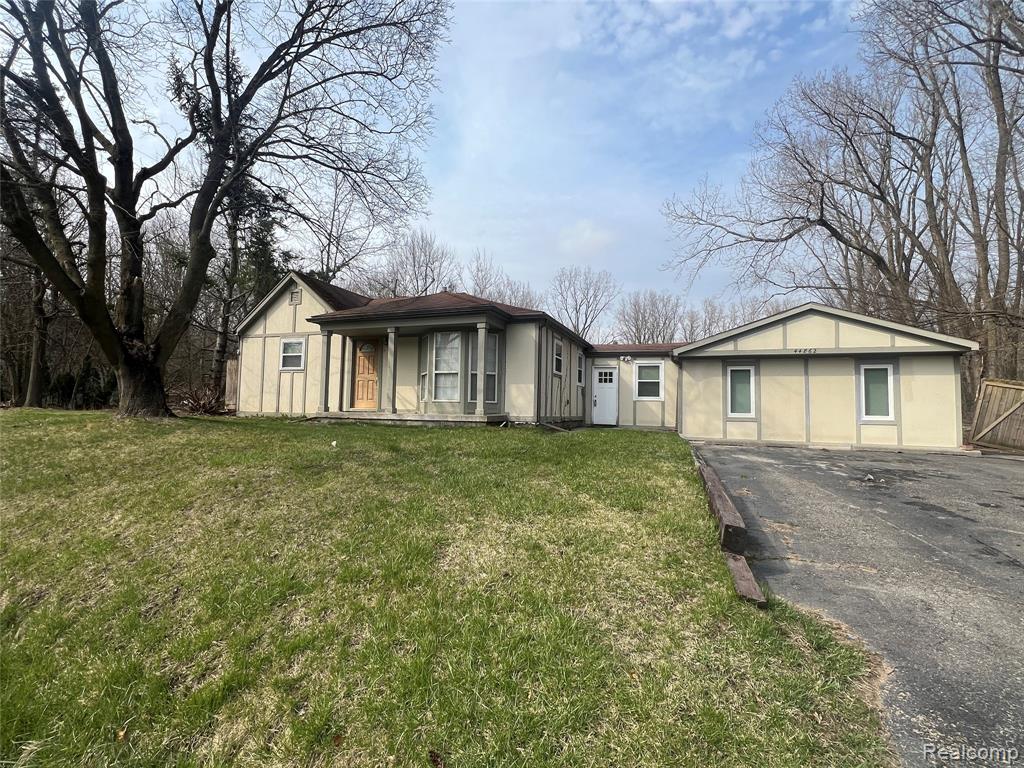 44862 WILLIS Road, Belleville, MI 48111