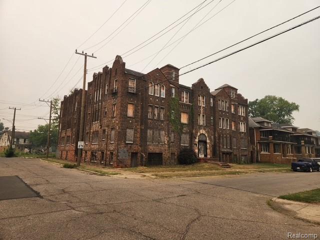405 W Savannah Street, Highland Park, MI 48203