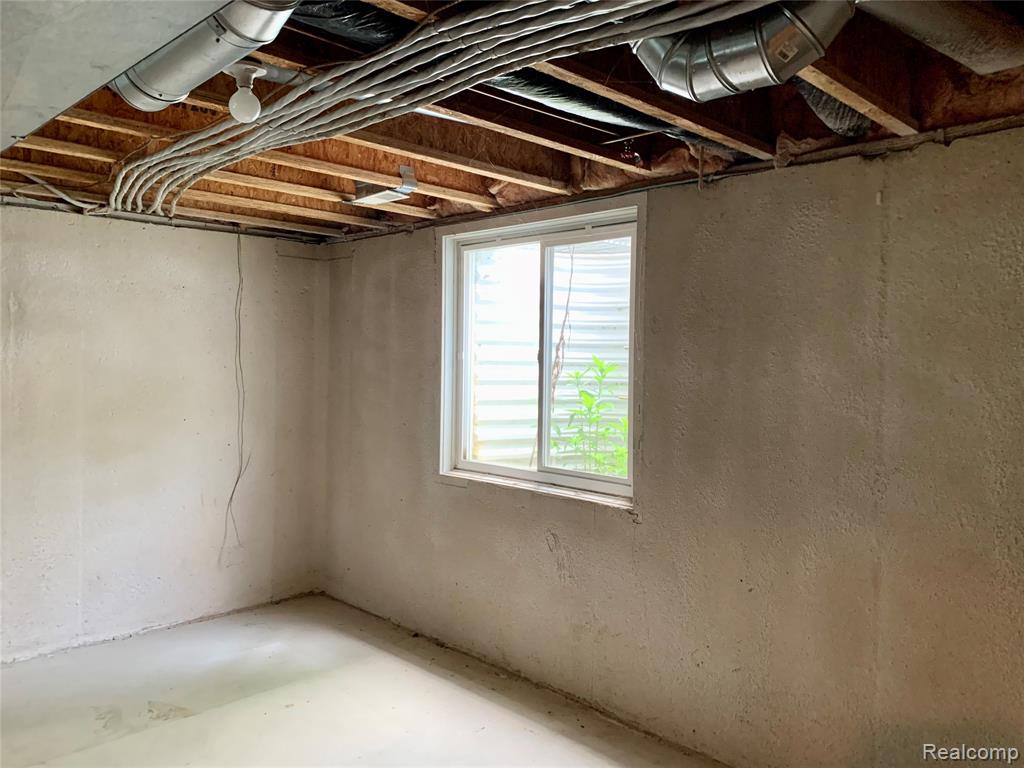 40971 N MAPLEWOOD Drive, Canton, MI 48187 — Photo 14