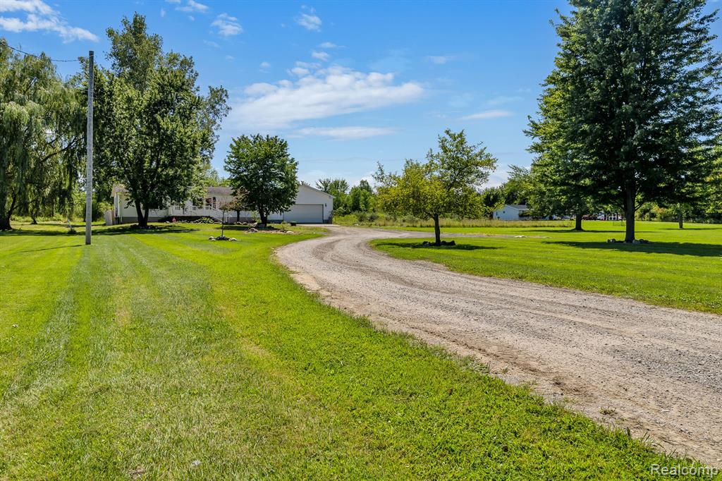 910 E MCARTHUR Street, Corunna, MI 48817 — Photo 3