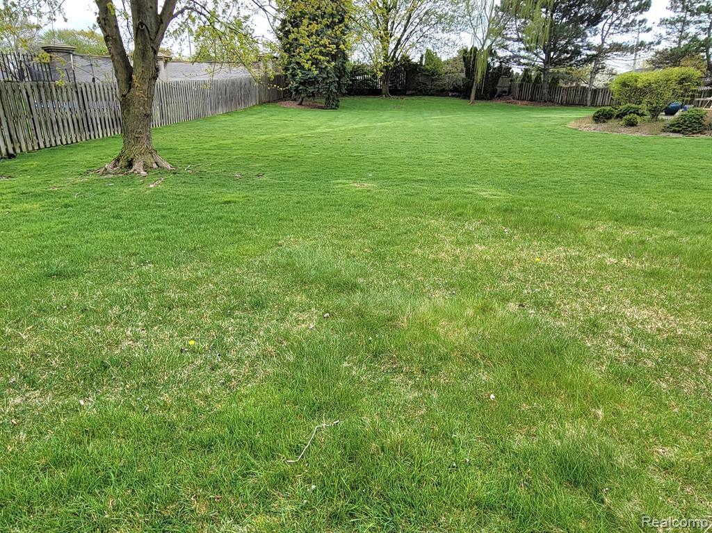4640 SINGH Drive, Sterling Heights, MI 48310 — Photo 41