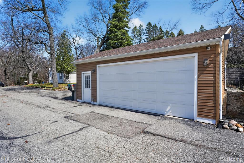 560 Black Oaks Trail, Howell, MI 48843 — Photo 40