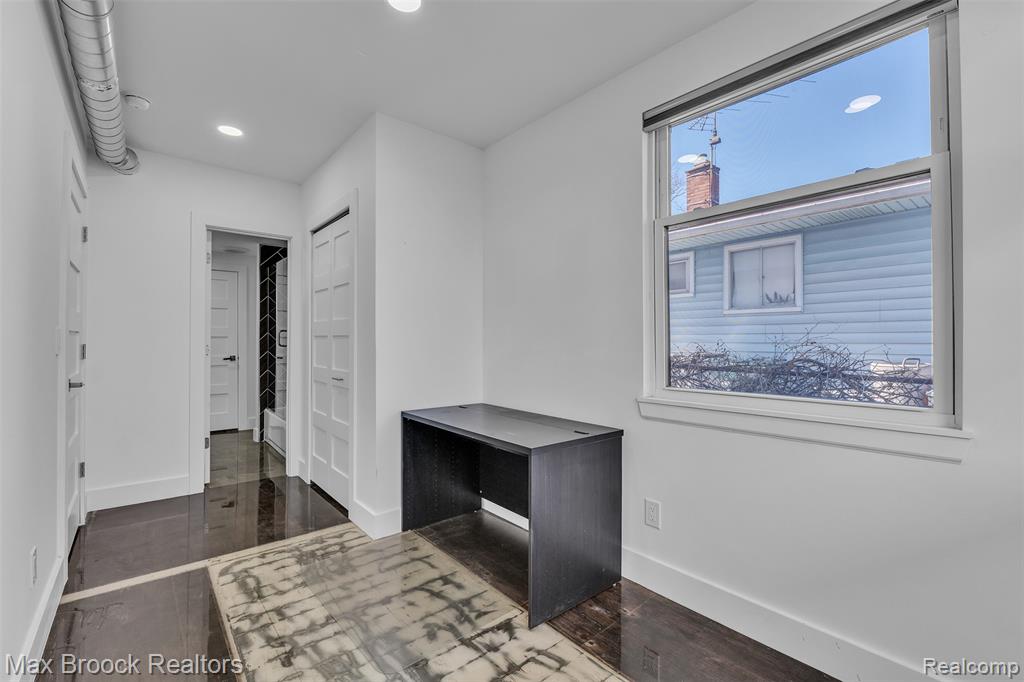 51 E Shevlin Avenue, Hazel Park, MI 48030 — Photo 32