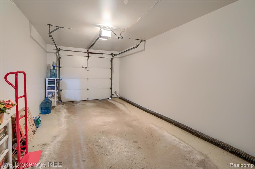 9538 Fenhill Drive, Grand Blanc, MI 48439 — Photo 46