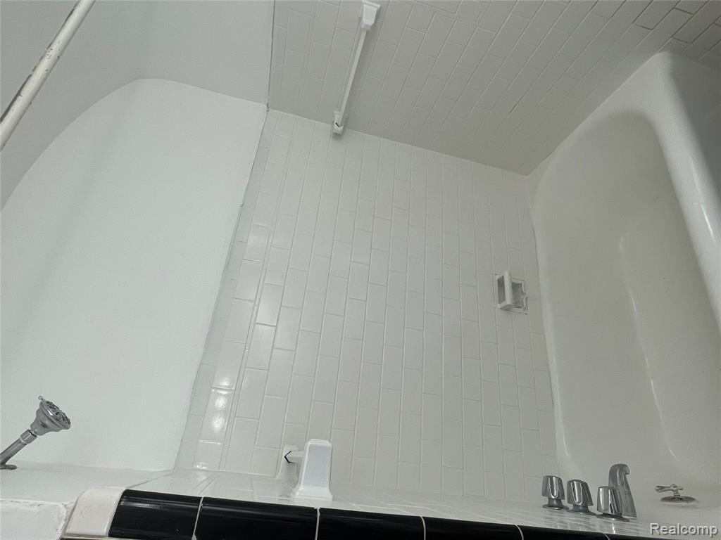 16210 Ferguson Street, Detroit, MI 48235 — Photo 22