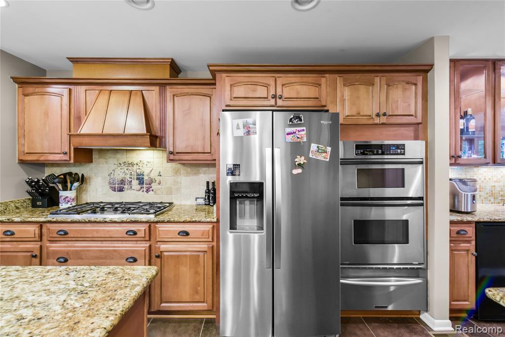 26060 Hidden Lane, Grosse Ile, MI 48138 — Photo 20