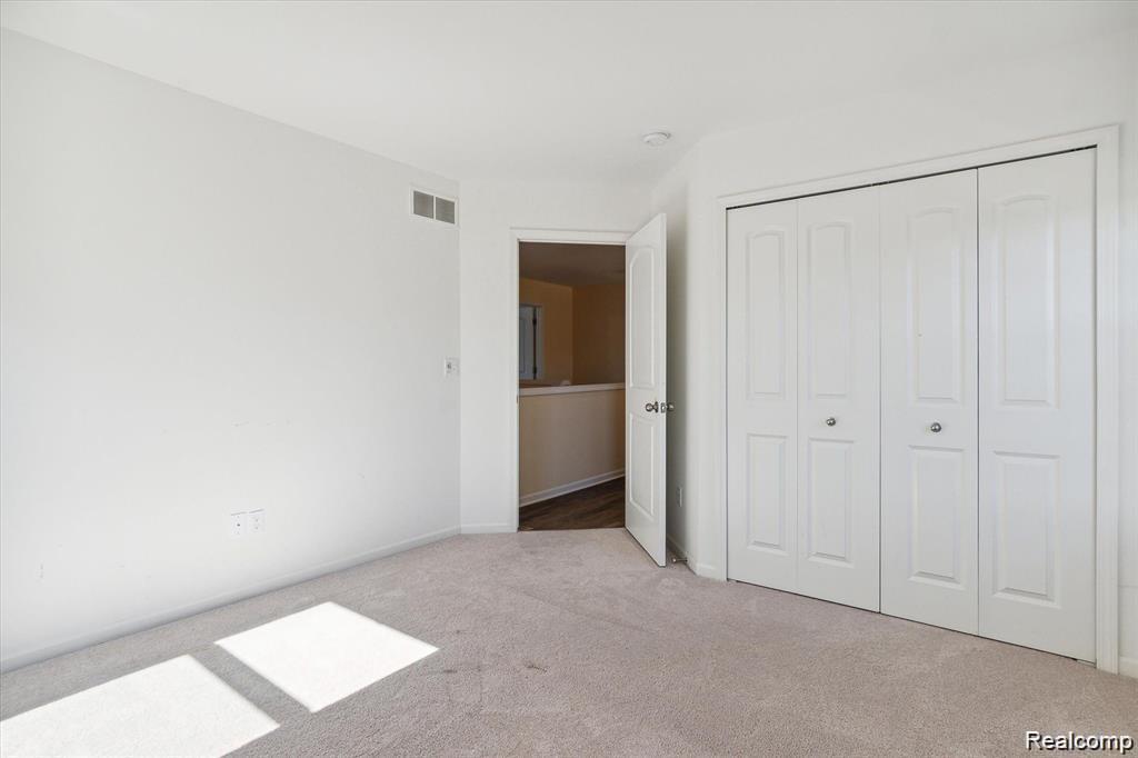 579 Fletcher Street, Wixom, MI — Photo 5