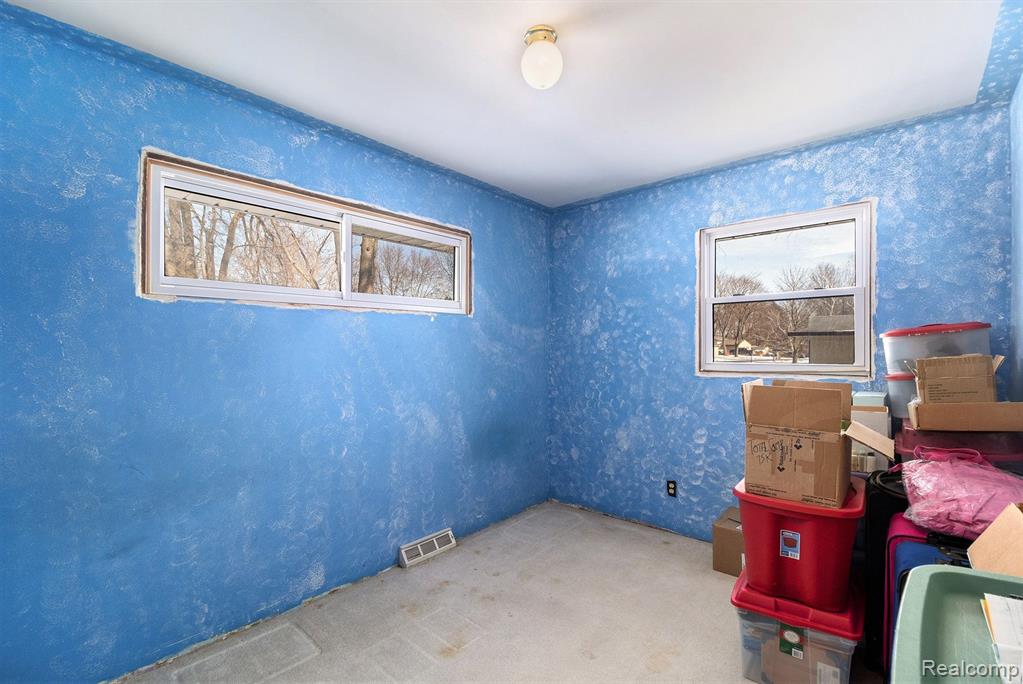 5865 ELDRIDGE Drive, Waterford, MI 48327 — Photo 12