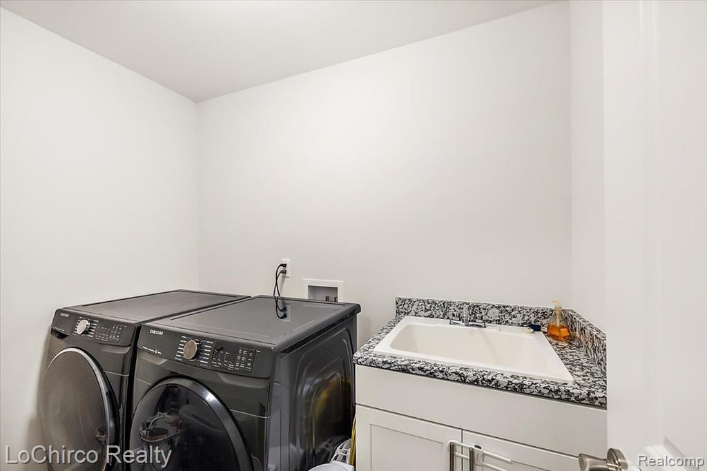 43722 Bolingbrooke Lane, Novi, MI 48377 — Photo 31