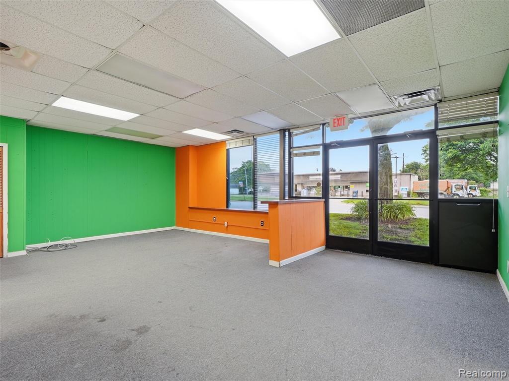 832 W 11 Mile Road, Madison Heights, MI 48071 — Photo 16
