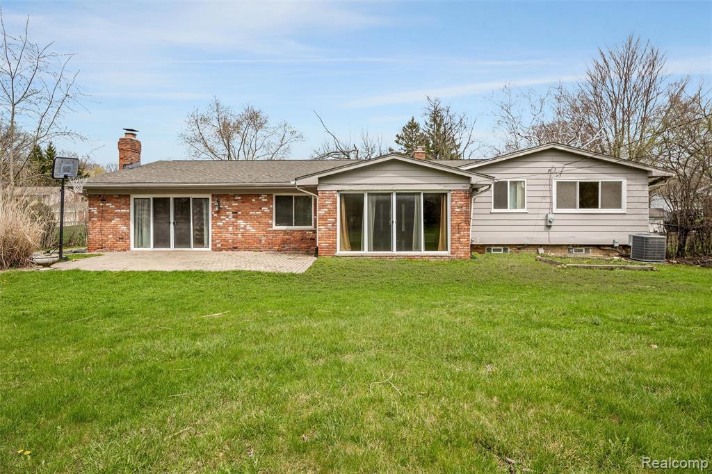 2505 Rambling Way, Bloomfield Hills, MI 48302 — Photo 20