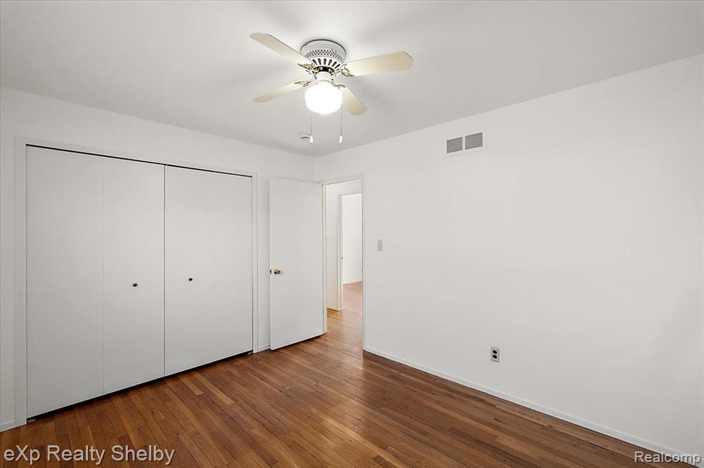39622 UNIVERSITY Drive, Sterling Heights, MI 48310 — Photo 22