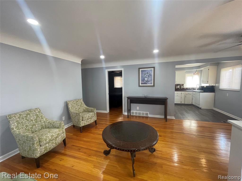 8232 Bailey Street, Taylor, MI 48180 — Photo 6