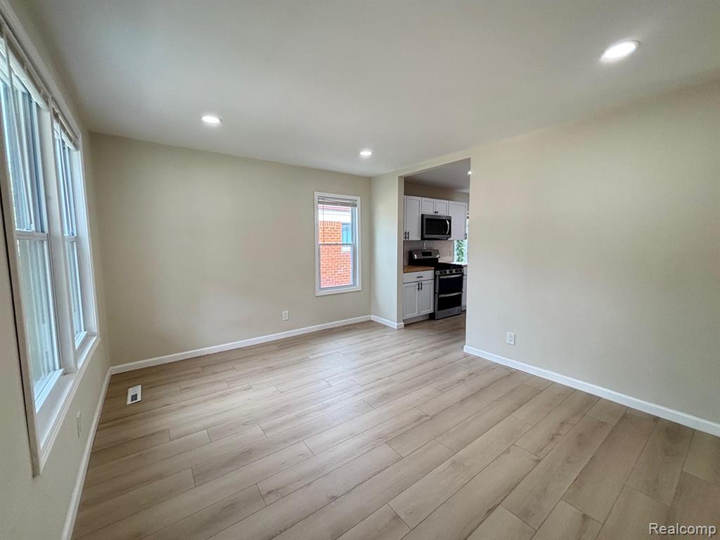 8672 Hudson Avenue, Warren, MI 48089 — Photo 3