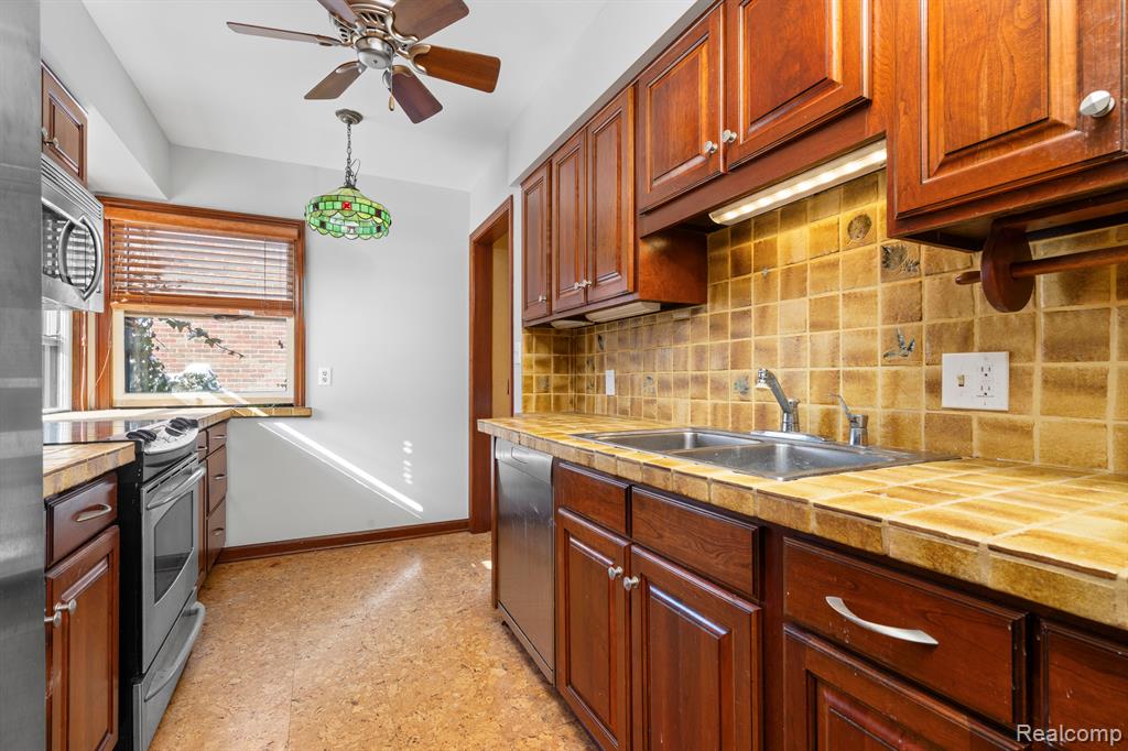 1239 WASHTENAW Avenue, Ypsilanti, MI 48197 — Photo 7