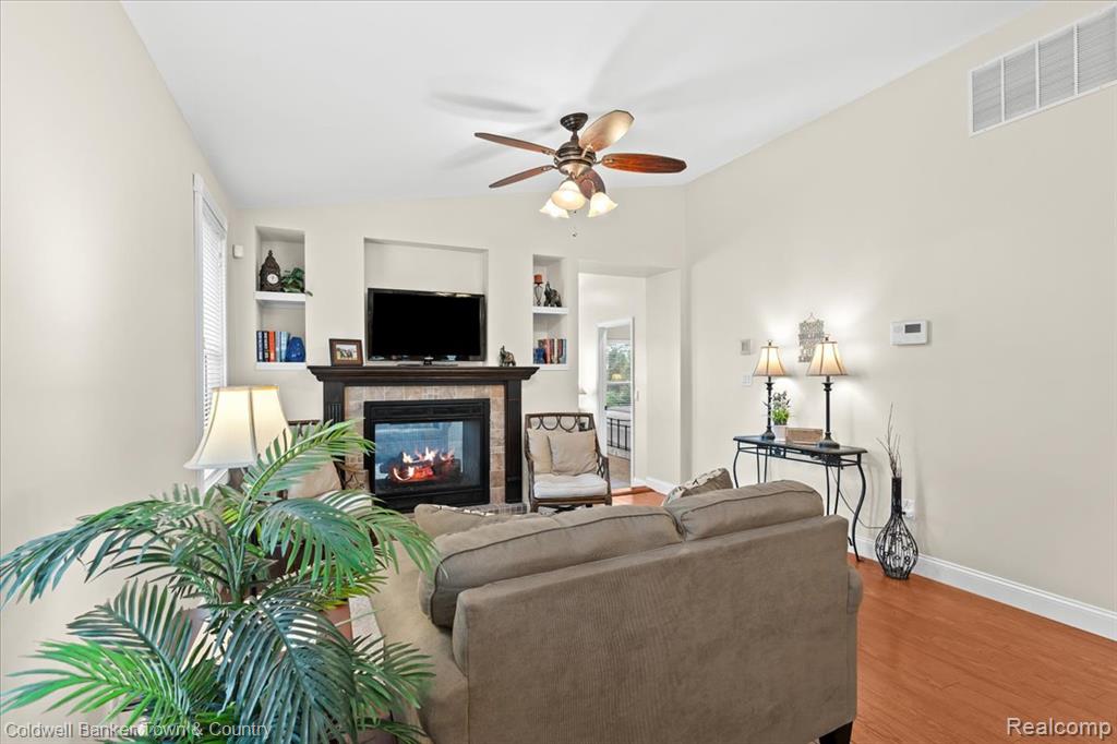 584 Black Oaks Trail, Howell, MI 48843 — Photo 16