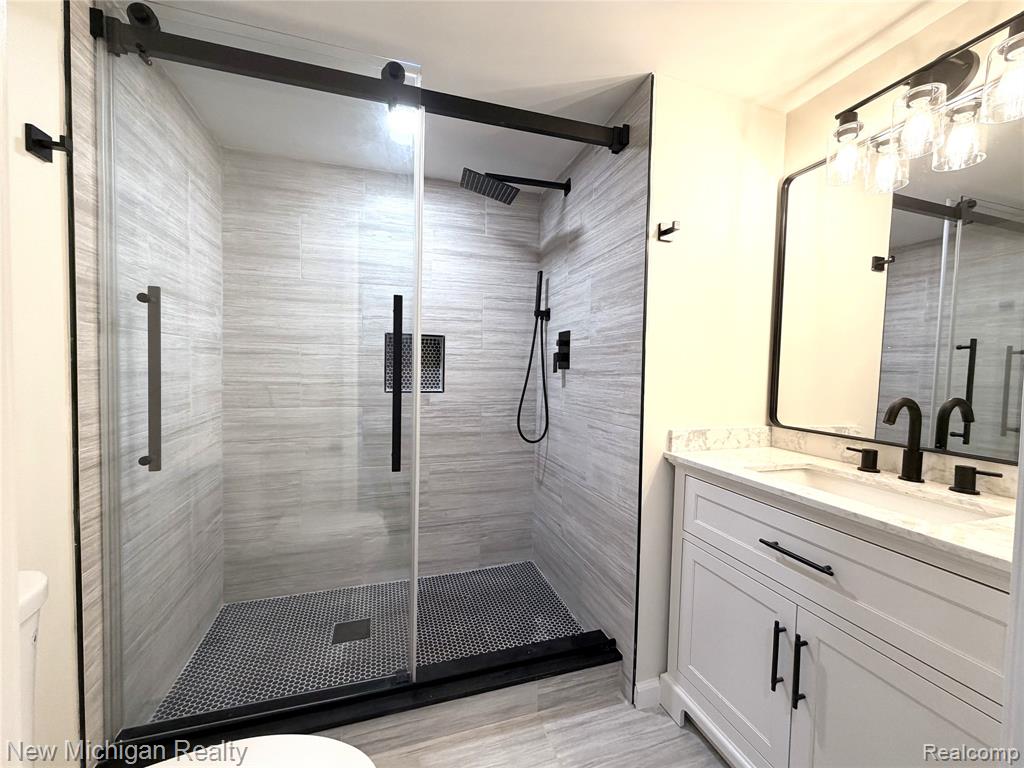 650 Deerfield Court, Rochester Hills, MI 48309 — Photo 36