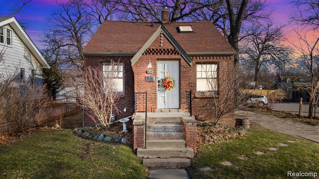804 W Marshall Street, Ferndale, MI 48220 — front exterior