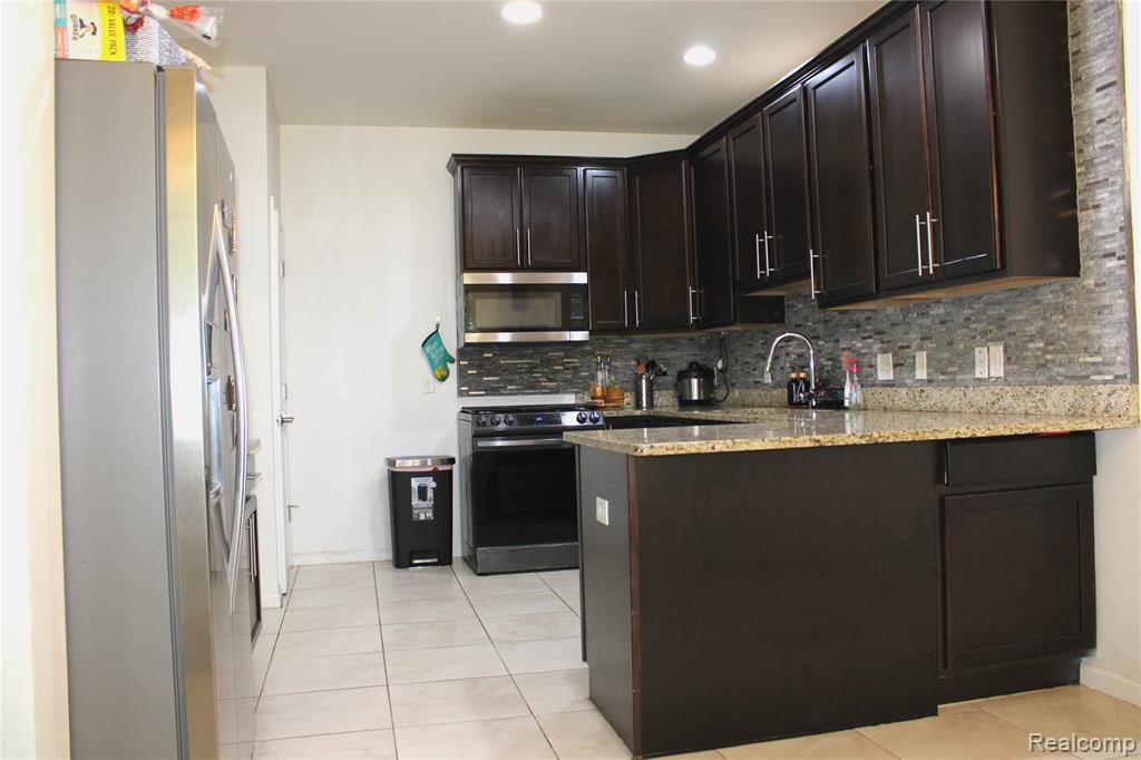 41582 Mitchell Road, Novi, MI — Photo 13