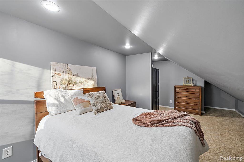 6738 GRAND BEACH Drive, Brighton, MI 48114 — Photo 32