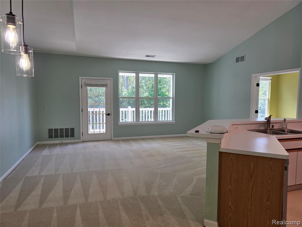 8130 Autumn Woods Trail, Ypsilanti, MI 48198 — Photo 4