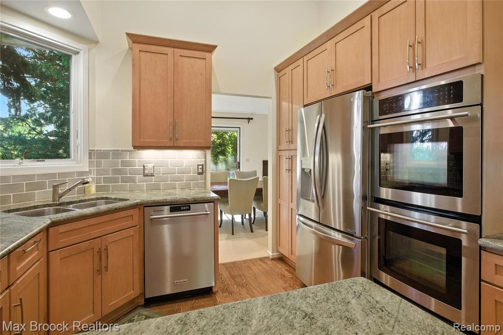 4185 Foxpointe Drive, West Bloomfield, MI 48323 — Photo 16