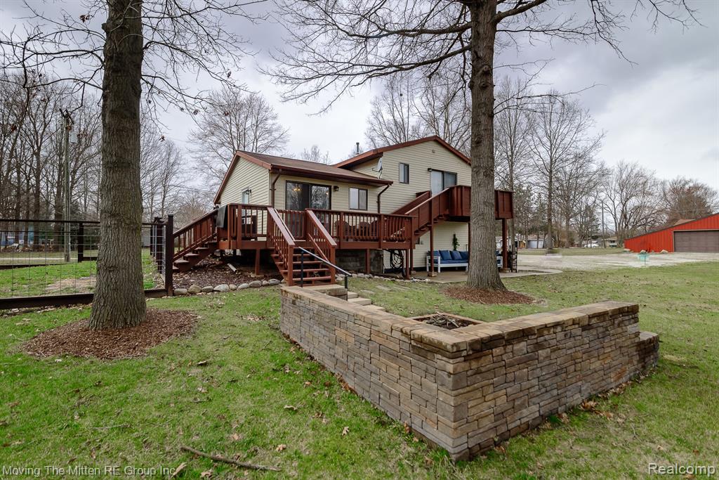 21775 Clemmons Court, Belleville, MI 48111 — Photo 2