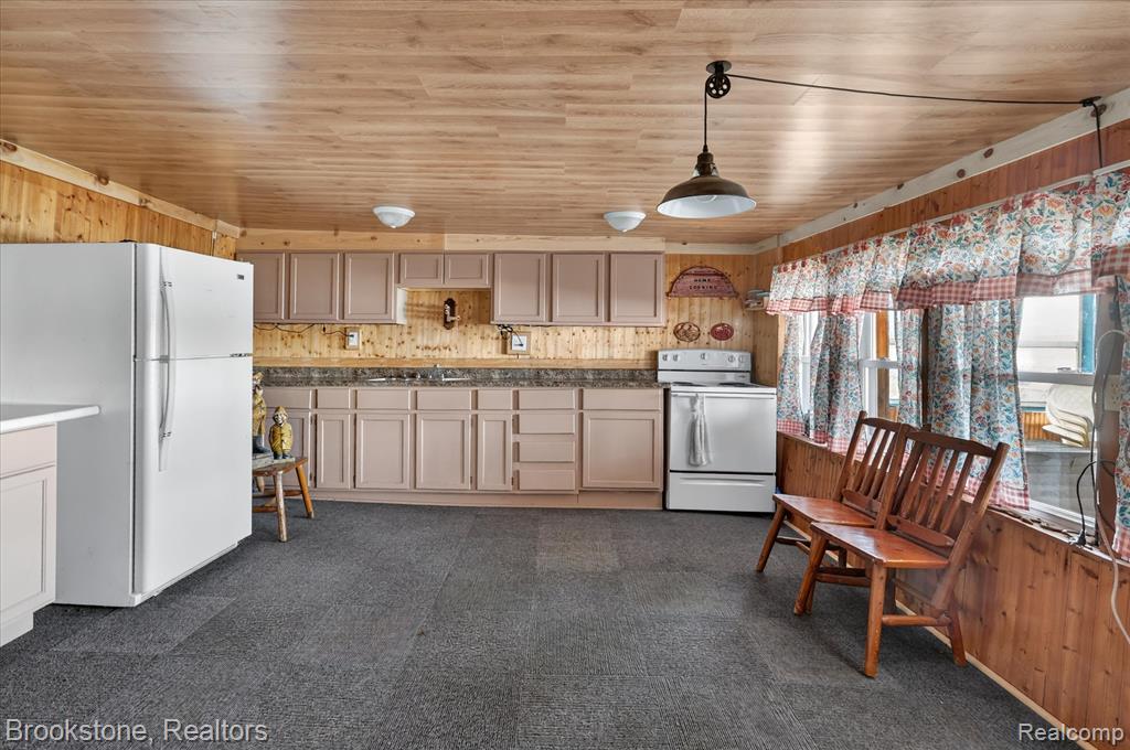 6571 Sherman Drive, Otter Lake, MI 48464 — Photo 7