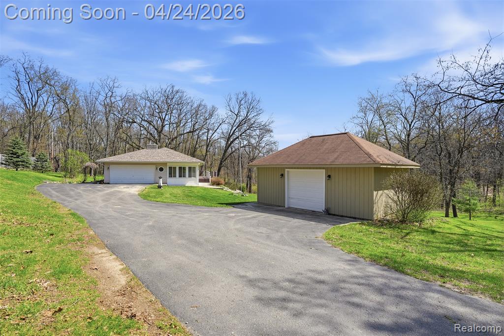 5074 Perryville Road, Holly, MI 48442 — Photo 35