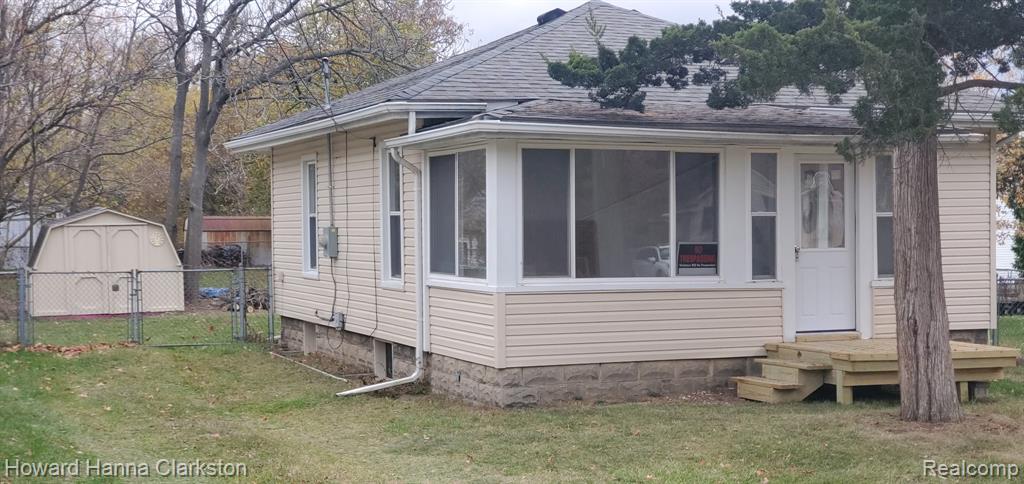 8 Maple Street, Oxford, MI 48371 — Photo 2