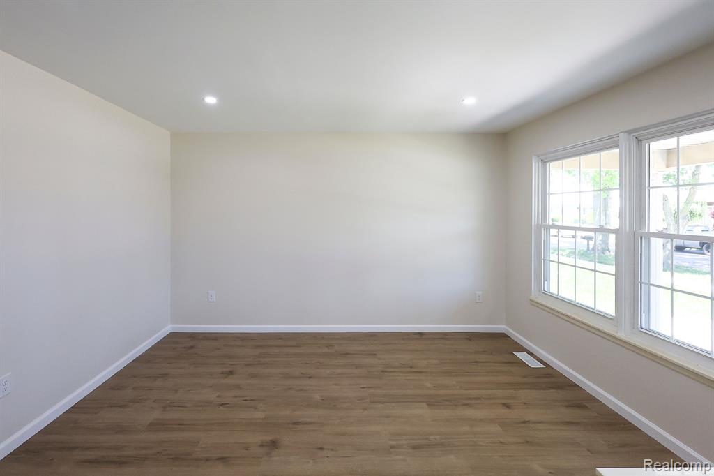 9858 FAIRBANKS Street, Van Buren, MI 48111 — Photo 5