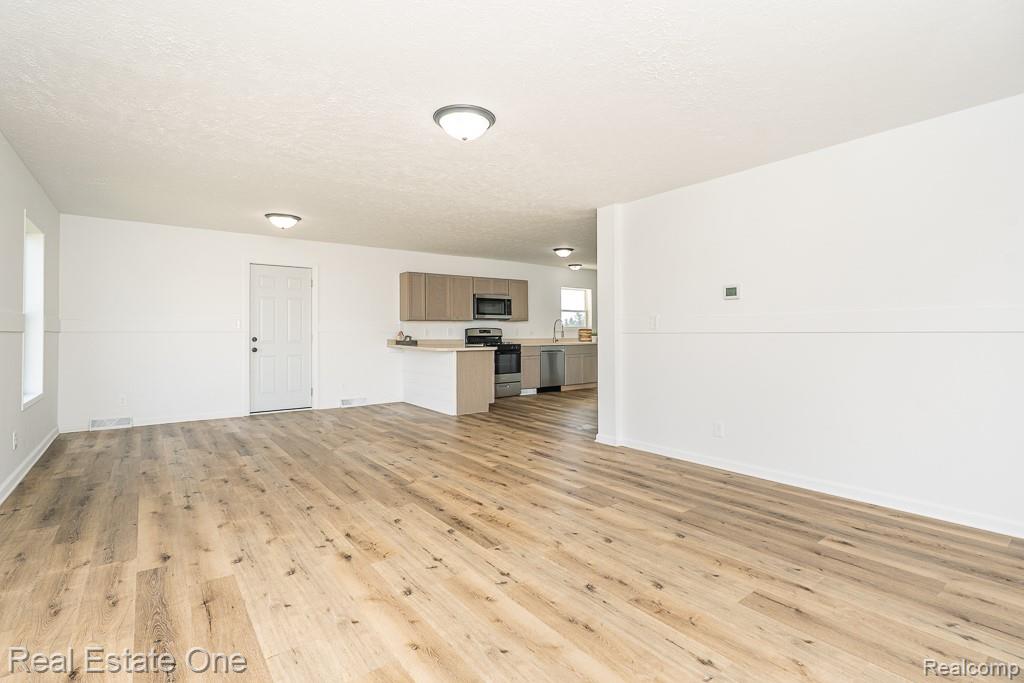 10185 N Genesee Road, Mount Morris, MI 48458 — Photo 10