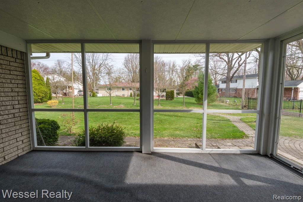 6769 DONNYBROOK Drive, Shelby Twp, MI 48316 — Photo 19